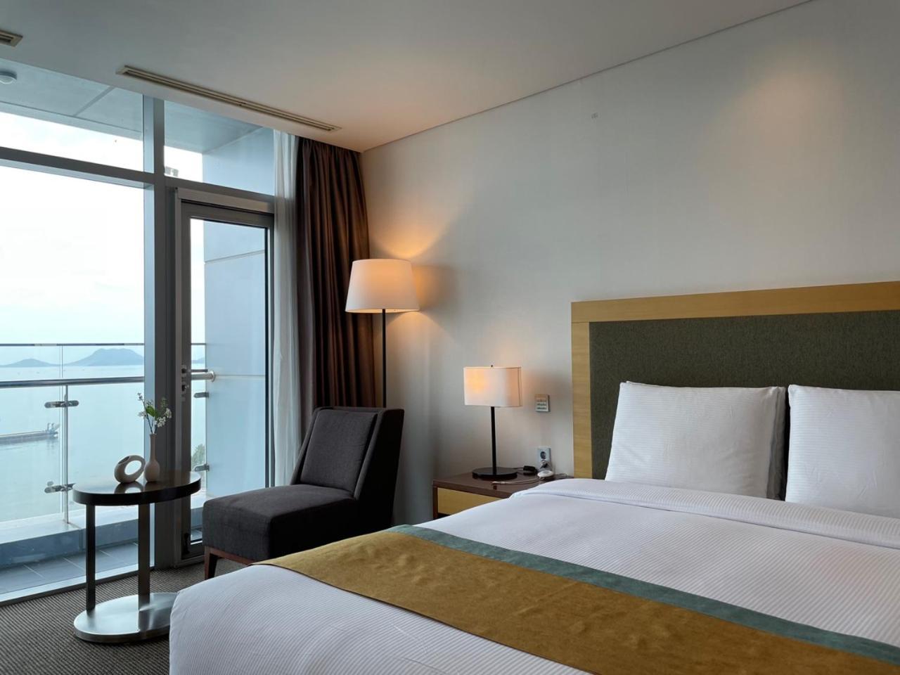 Hidden Bay Hotel Yeosu Exterior foto