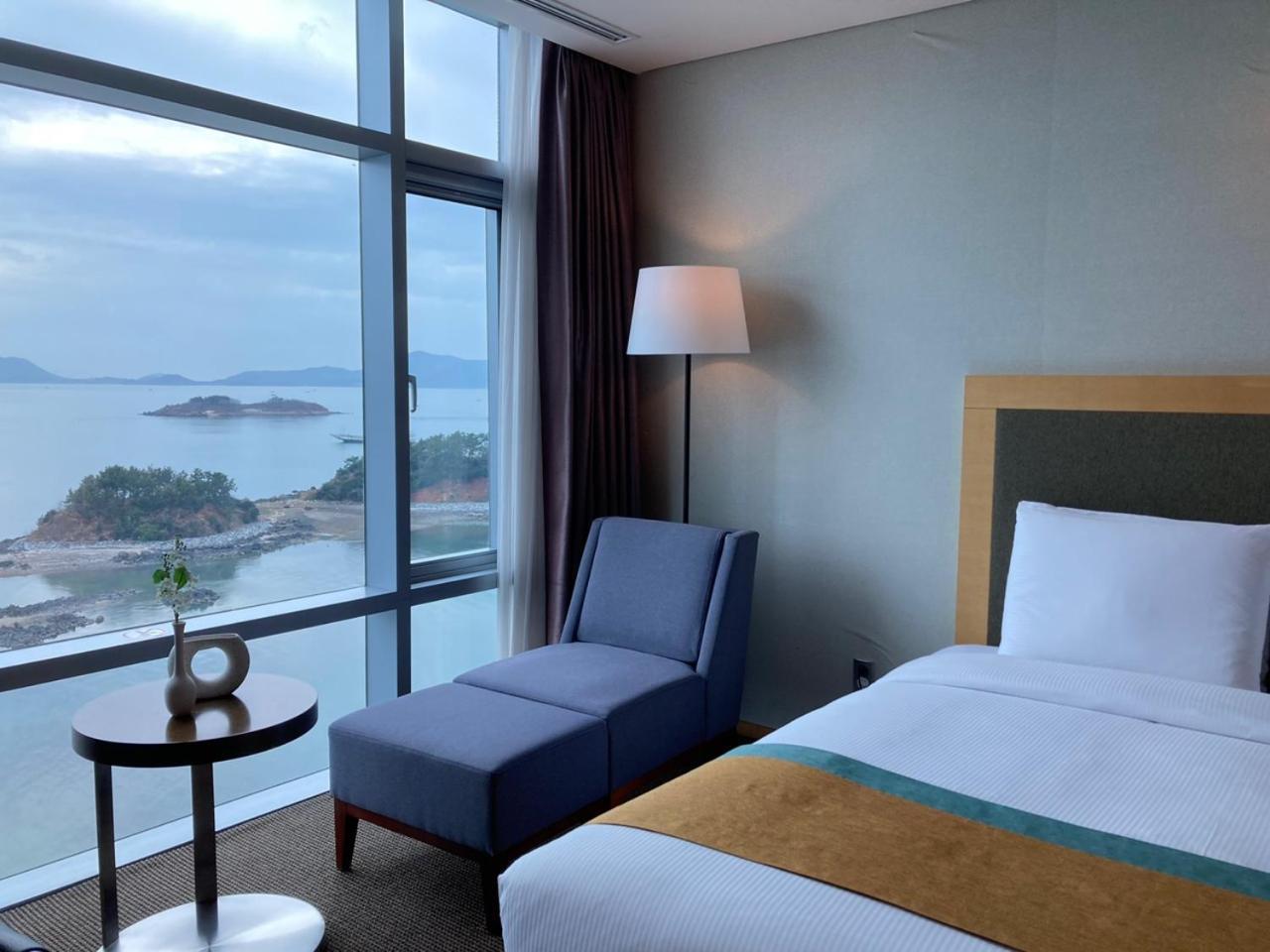 Hidden Bay Hotel Yeosu Exterior foto